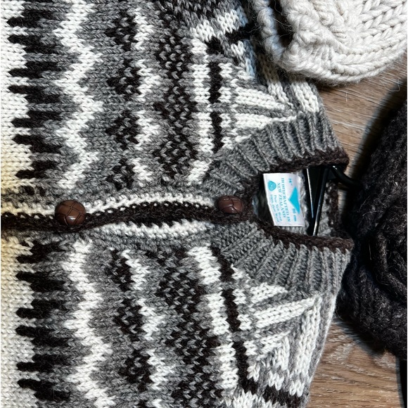 Women’s Cozy Cardigan and Aspen Boots Outfit - Picture 2 of 16